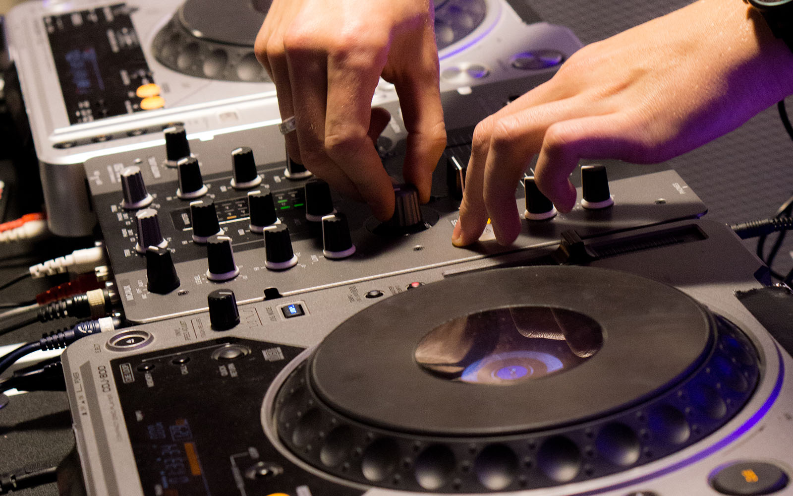 Bedrijfsuitje - DJ Workshop - Pub Quiz