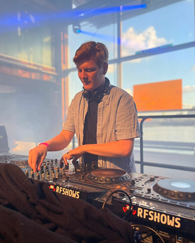 DJ Surleau